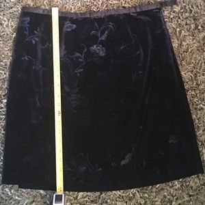 Black "Velveteen" Skirt with Flower Sheen Size 14P